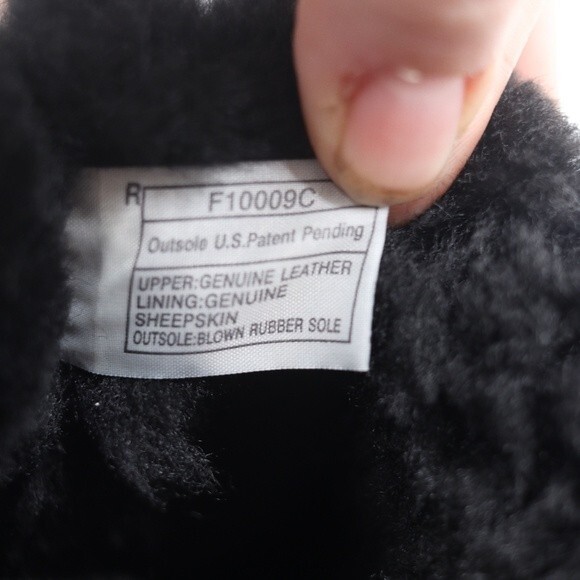 UGG Australia Classic Tall Black Kids Winter Sheepskin Boots Cozy Size 5 - Picture 11 of 16